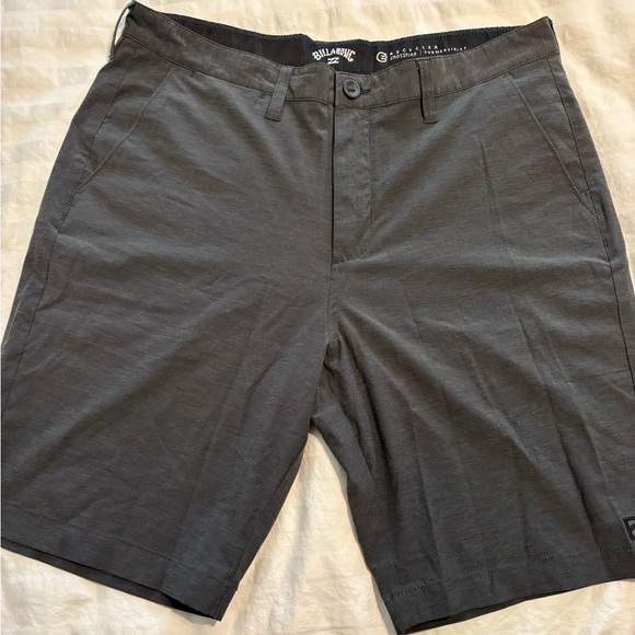 Billabong Active Short - Picture 1 of 5